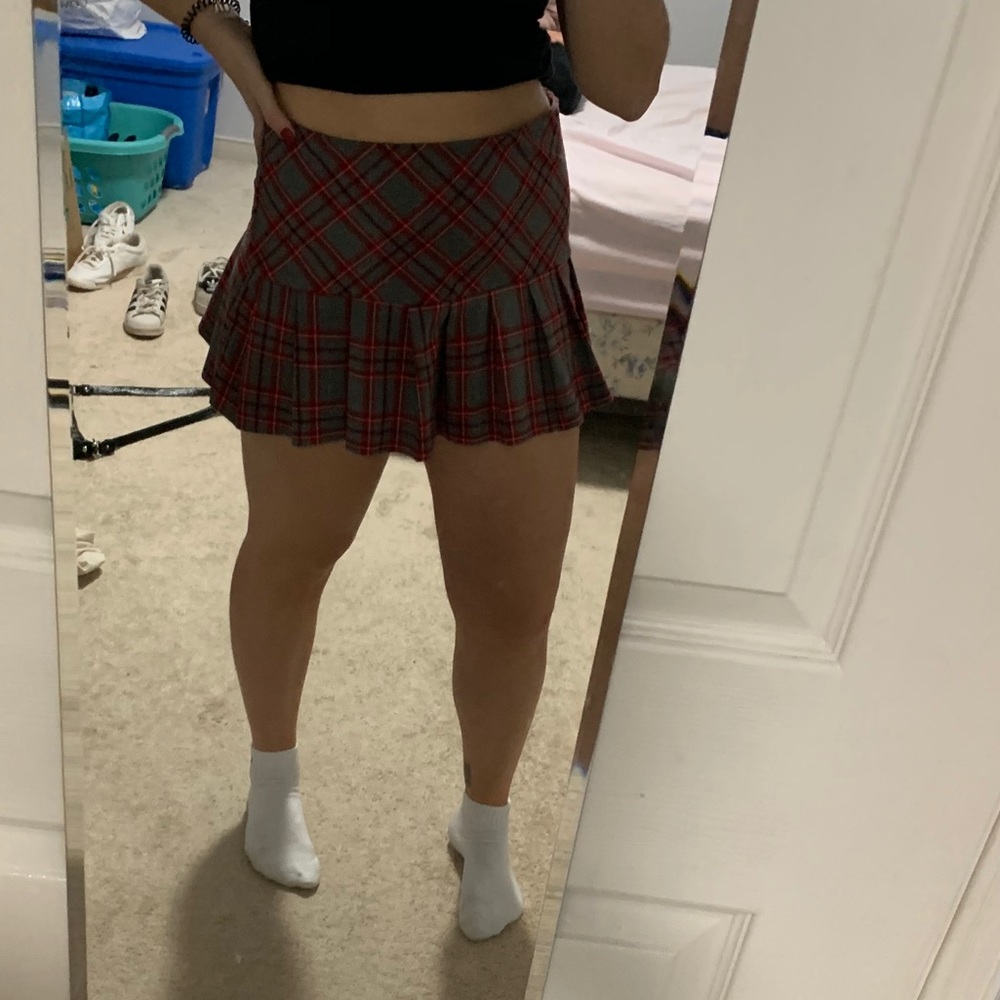 Plaid mini pleated skirt